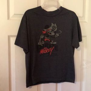 Mickey Mouse Pirates of the Caribbean Disney Parks Gray T-Shirt Boys Medium M